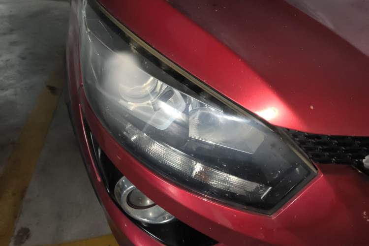 Used BAIC Senova X25 2015 1.5L Manual Elite Edition Right Front Headlight