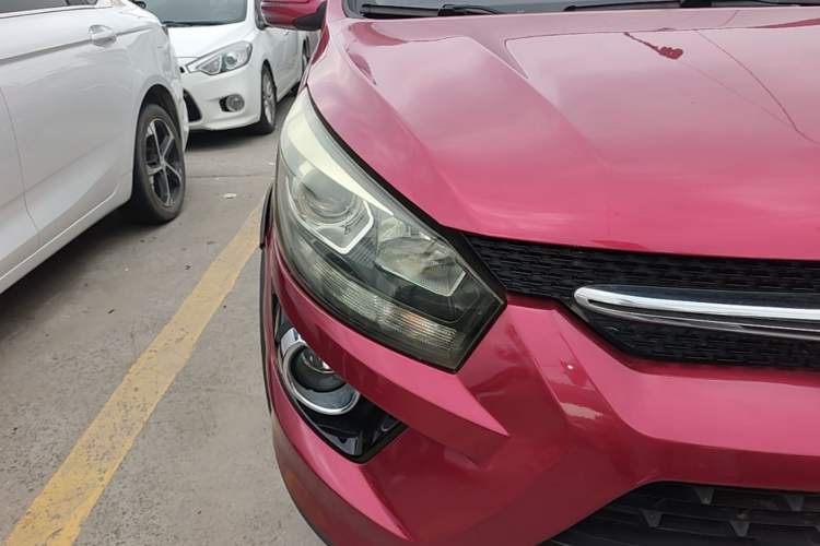 Used BAIC Senova X25 2015 1.5L Manual Elite Edition Right Front Headlight