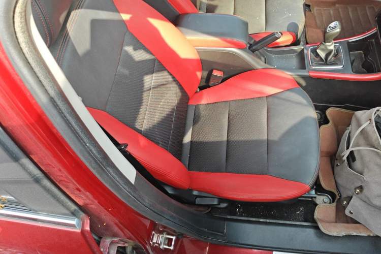Used BAIC Senova X25 2015 1.5L Manual Elite Edition Right Front Seat