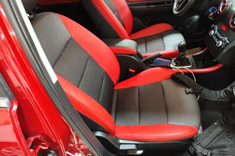 Used BAIC Senova X25 2015 1.5L Manual Elite Edition Right Front Seat