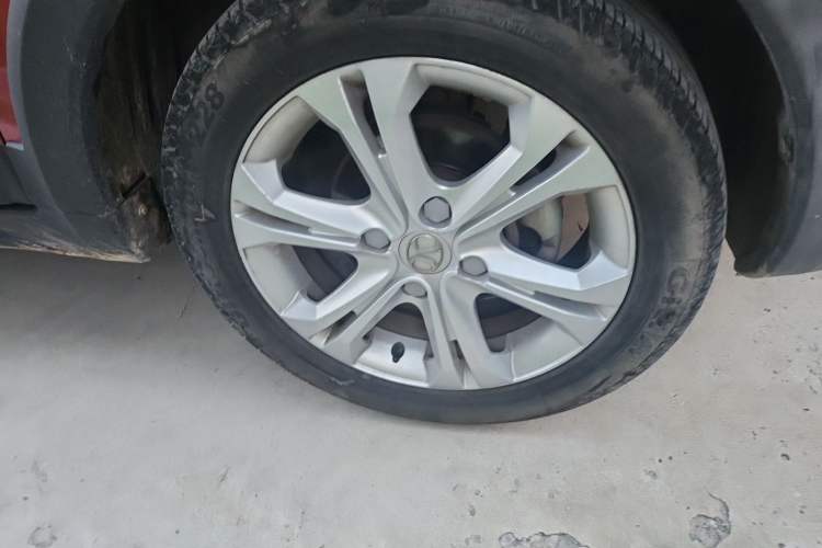 Used BAIC Senova X25 2015 1.5L manual Comfort trim level Right Front Wheel Hub