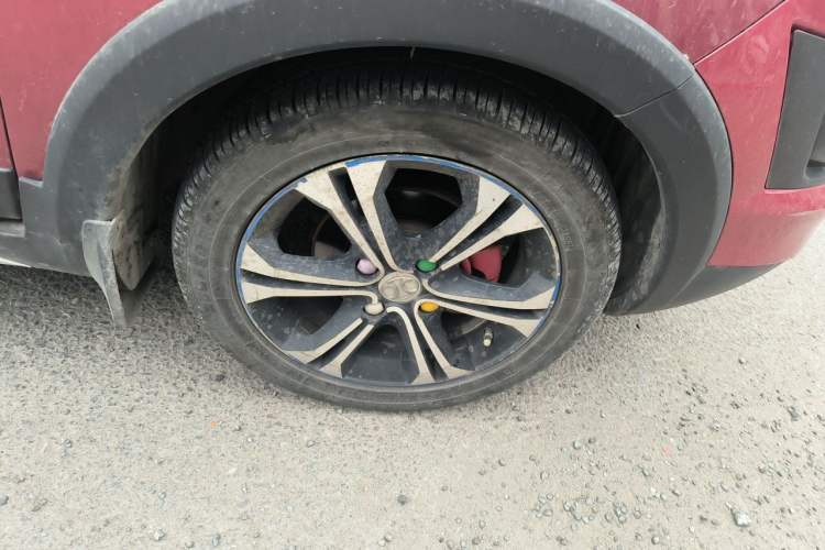 Used BAIC Senova X25 2015 1.5L Manual Elite Edition Right Front Wheel Hub