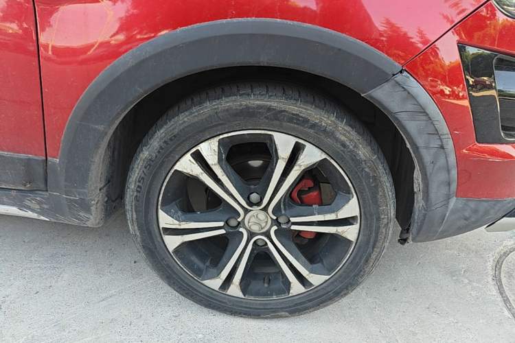 Used BAIC Senova X25 2015 1.5L Automatic Elite Model Right Front Wheel Hub