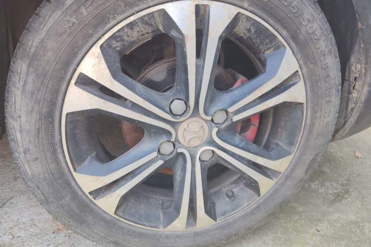 Used BAIC Senova X25 2015 1.5L Manual Elite Edition Right Front Wheel Hub