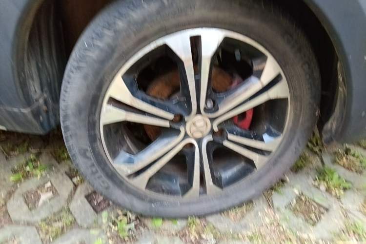 Used BAIC Senova X25 2015 1.5L Manual Elite Edition Right Front Wheel Hub