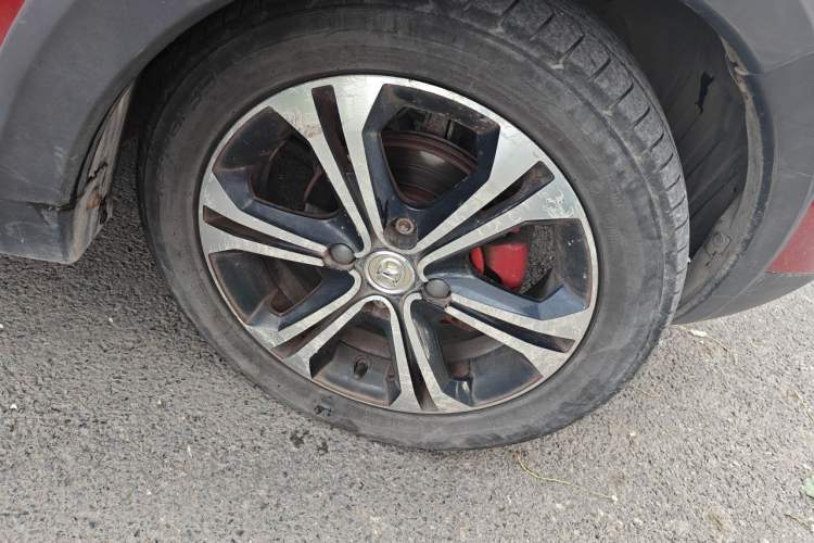 Used BAIC Senova X25 2015 1.5L Automatic Elite Model Right Front Wheel Hub