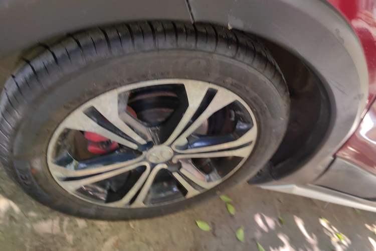 Used BAIC Senova X25 2015 1.5L Automatic Elite Model Right Front Wheel Hub