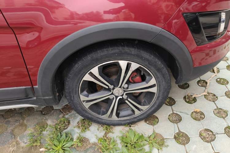 Used BAIC Senova X25 2015 1.5L Manual Elite Edition Right Front Wheel Hub