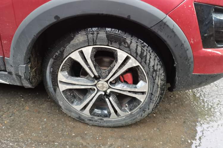 Used BAIC Senova X25 2015 1.5L Manual Elite Edition Right Front Wheel Hub