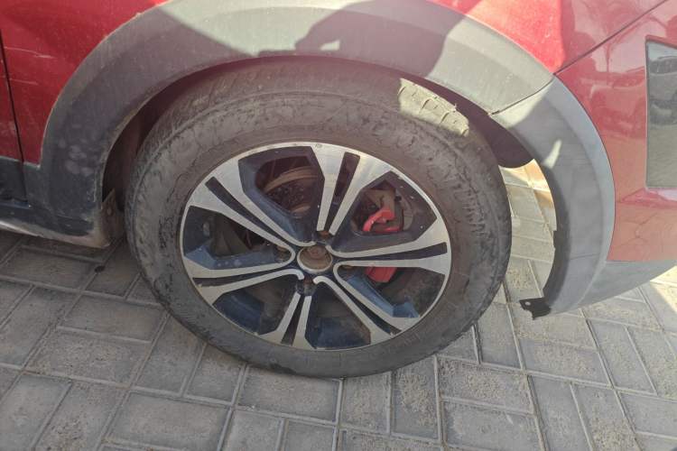 Used BAIC Senova X25 2015 1.5L Manual Elite Edition Right Front Wheel Hub