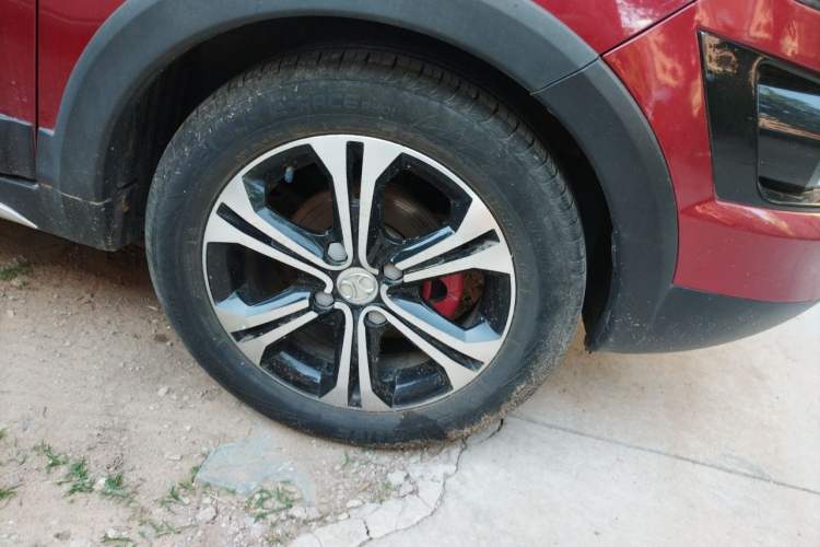 Used BAIC Senova X25 2015 1.5L Manual Elite Edition Right Front Wheel Hub