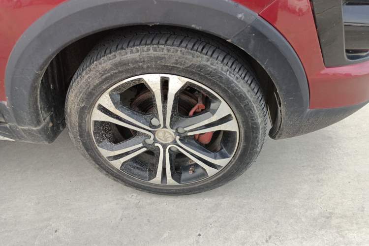 Used BAIC Senova X25 2015 1.5L Automatic Elite Model Right Front Wheel Hub