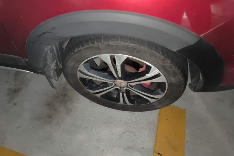 Used BAIC Senova X25 2015 1.5L Manual Elite Edition Right Front Wheel Hub