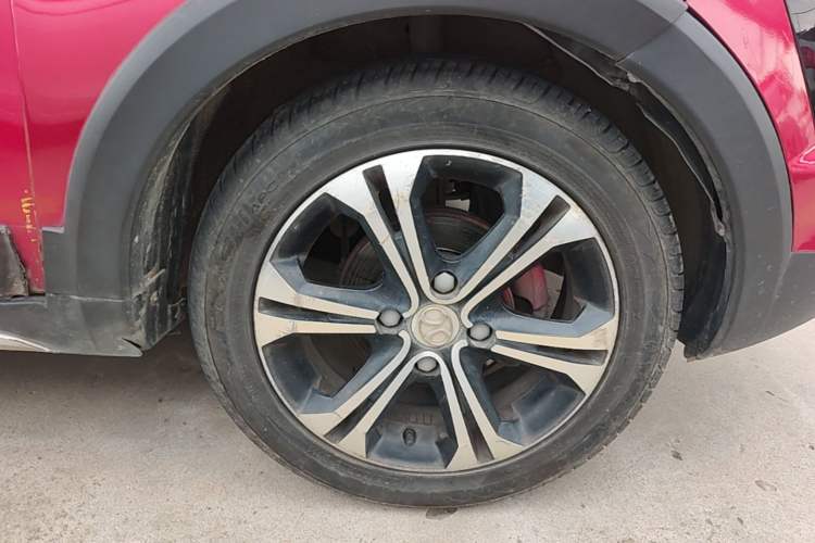 Used BAIC Senova X25 2015 1.5L Manual Elite Edition Right Front Wheel Hub