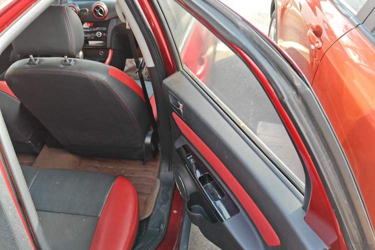 Used BAIC Senova X25 2015 1.5L Manual Elite Edition Right Rear Door Interior