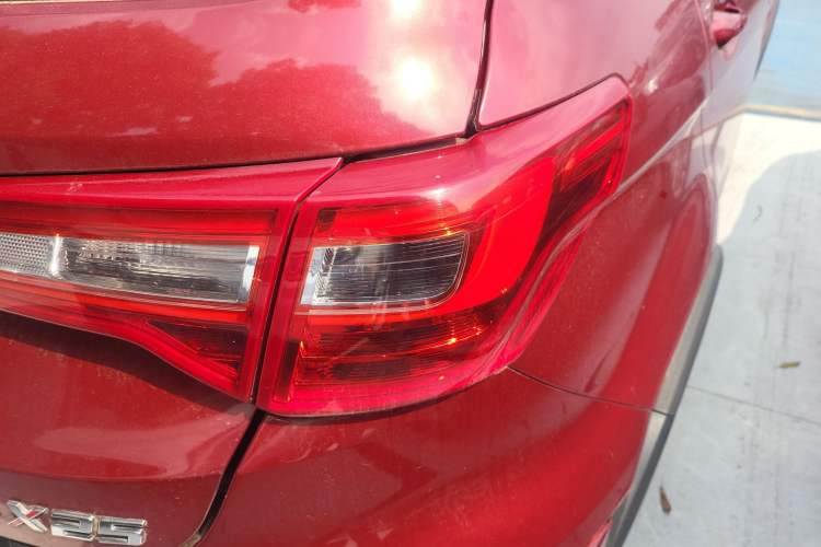 Used BAIC Senova X25 2015 1.5L Manual Elite Edition Right Rear Taillight