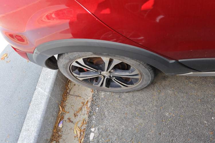 Used BAIC Senova X25 2015 1.5L Manual Elite Edition Right Rear Wheel Hub