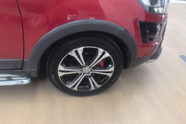 Used BAIC Senova X25 2015 1.5L Automatic Elite Model Right Rear Wheel Hub