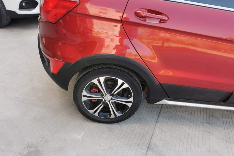 Used BAIC Senova X25 2015 1.5L Manual Elite Edition Right Rear Wheel Hub