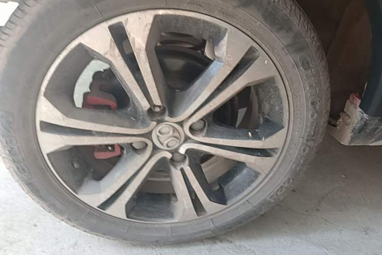 Used BAIC Senova X25 2015 1.5L Manual Elite Edition Right Rear Wheel Hub