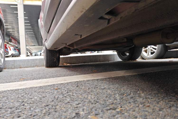 Used BAIC Senova X25 2015 1.5L Manual Elite Edition Right Side Sill
