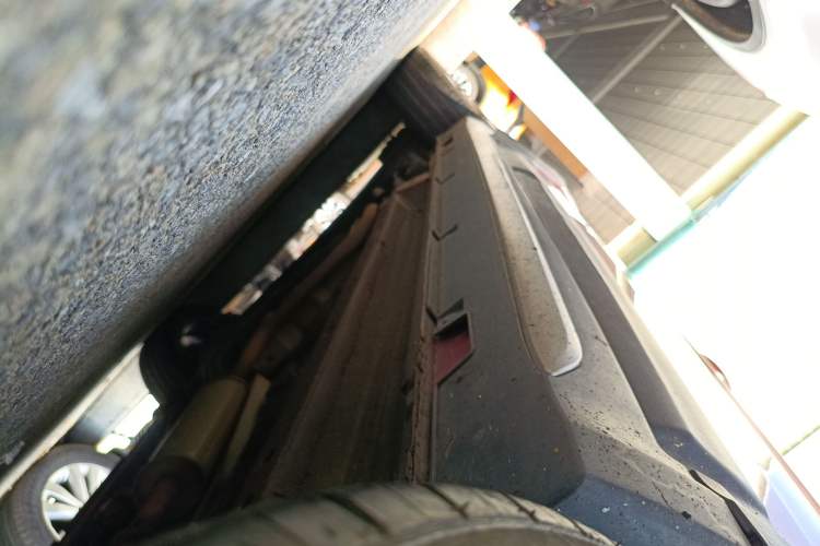 Used BAIC Senova X25 2015 1.5L Automatic Elite Model Right Side Sill