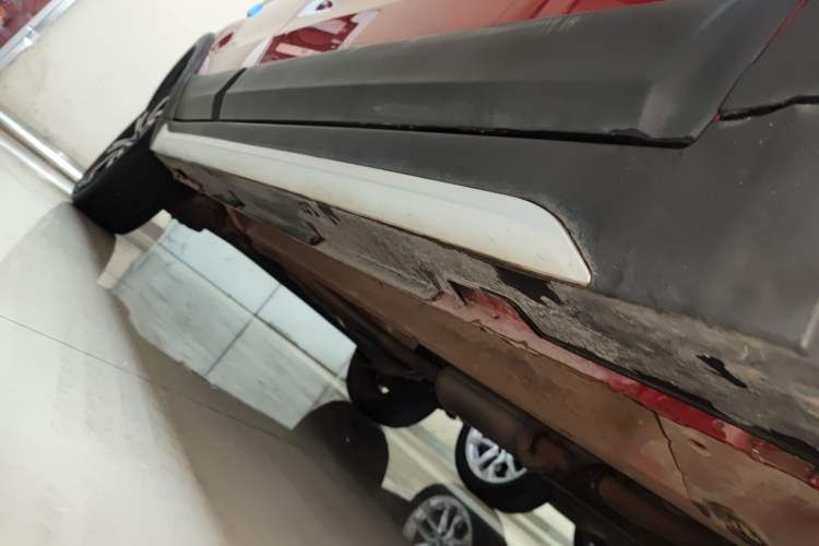 Used BAIC Senova X25 2015 1.5L Manual Elite Edition Right Side Sill