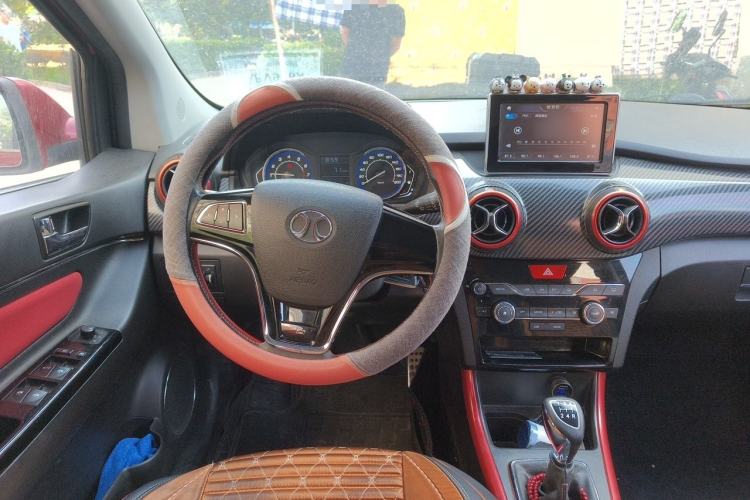 Used BAIC Senova X25 2015 1.5L manual Comfort trim level Steering Wheel