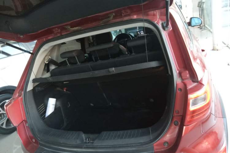 Used BAIC Senova X25 2015 1.5L Manual Elite Edition Trunk