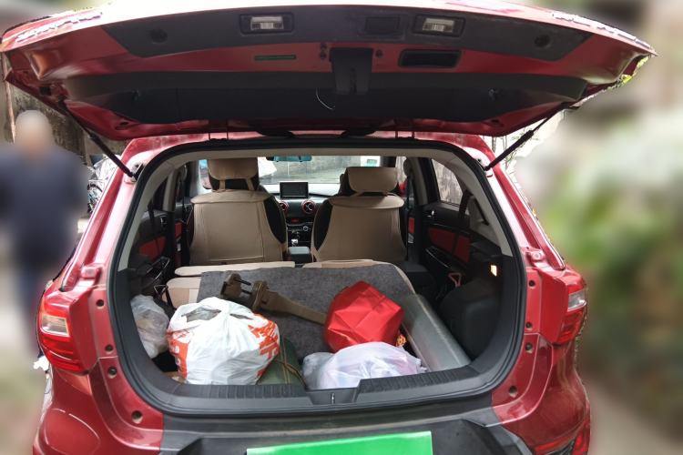 Used BAIC Senova X25 2015 1.5L manual Comfort trim level Trunk