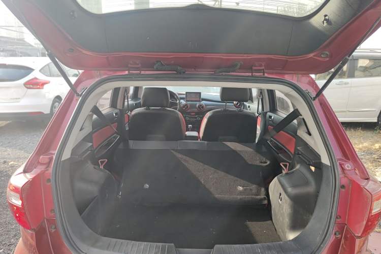 Used BAIC Senova X25 2015 1.5L manual Comfort trim level Trunk