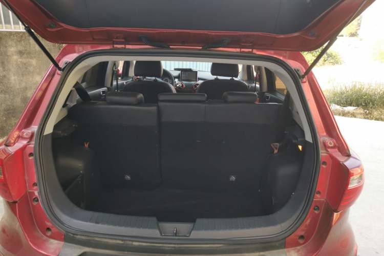 Used BAIC Senova X25 2015 1.5L Manual Elite Edition Trunk
