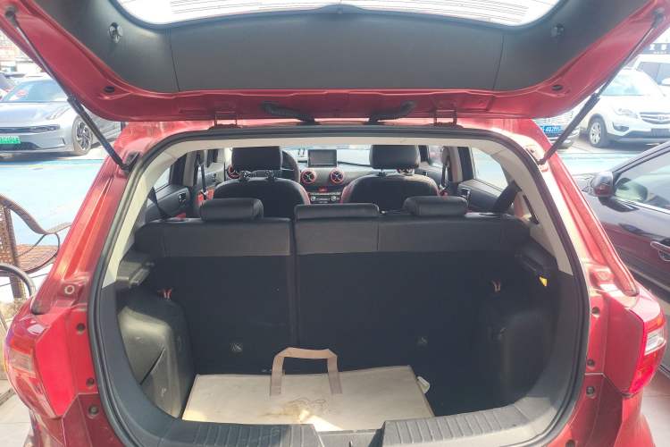 Used BAIC Senova X25 2015 1.5L Manual Elite Edition Trunk