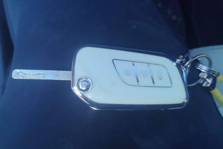 Used BAIC Senova X25 2015 1.5L manual Comfort trim level Vehicle Key