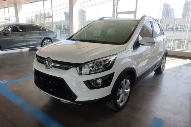 Used BAIC Senova X25 2015 1.5L manual Comfort trim level