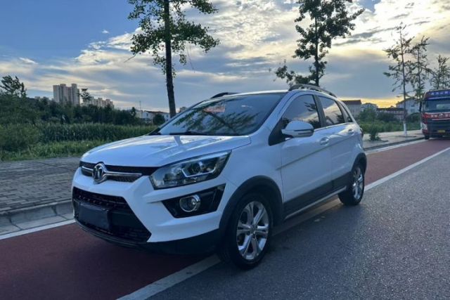 Used BAIC Senova X25 2015 1.5L manual Comfort trim level