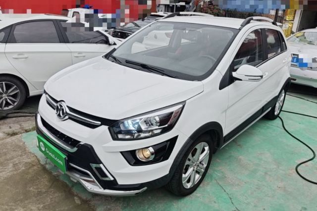 Used BAIC Senova X25 2015 1.5L manual Comfort trim level