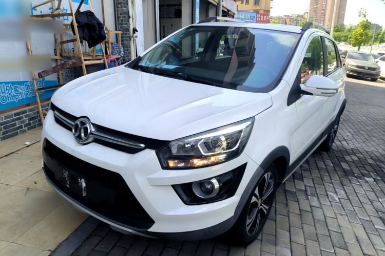 Used BAIC Senova X25 2015 1.5L manual Comfort trim level Guazi used car, China used car export, Used car for sale, Used cars, Cheapest cars for sale