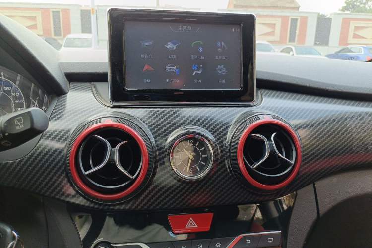 Used BAIC Senova X25 2015 1.5L automatic luxury version Audio And AC Panel
