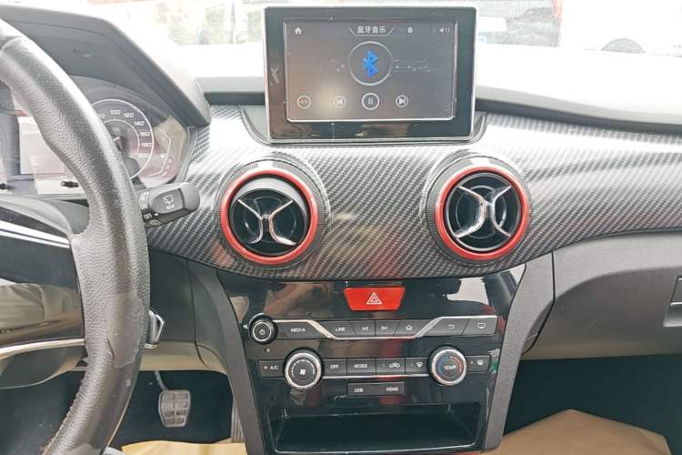 Used BAIC Senova X25 2015 1.5L manual Comfort trim level Audio And AC Panel