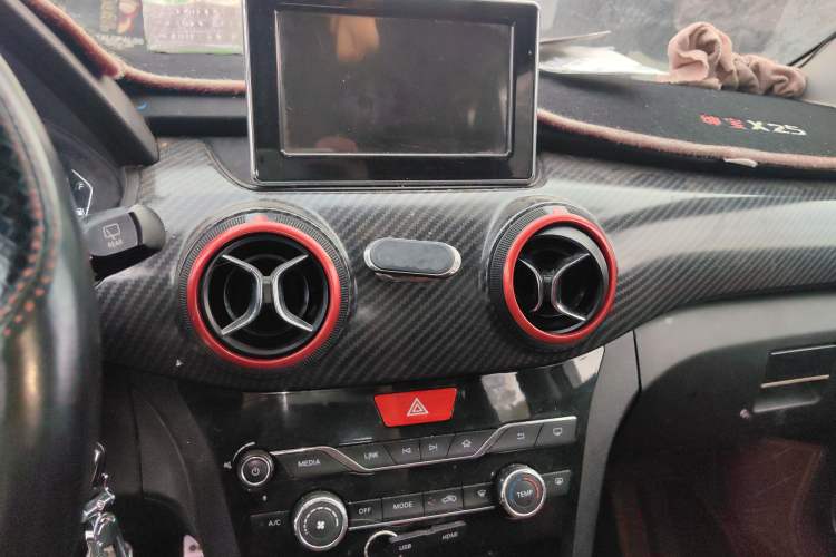 Used BAIC Senova X25 2015 1.5L Manual Elite Edition Audio And AC Panel