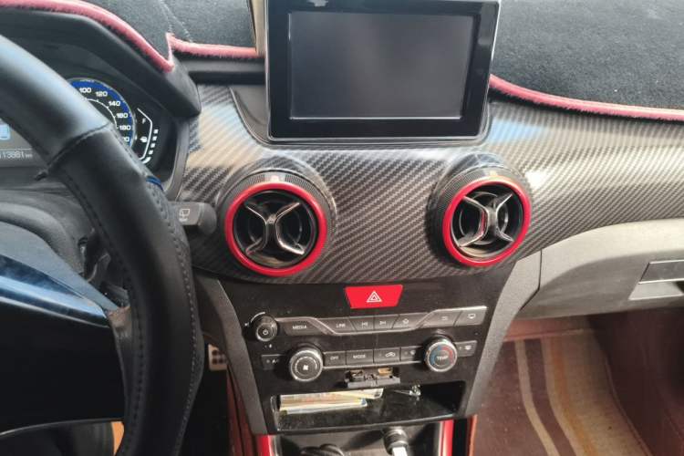 Used BAIC Senova X25 2015 1.5L Manual Elite Edition Audio And AC Panel