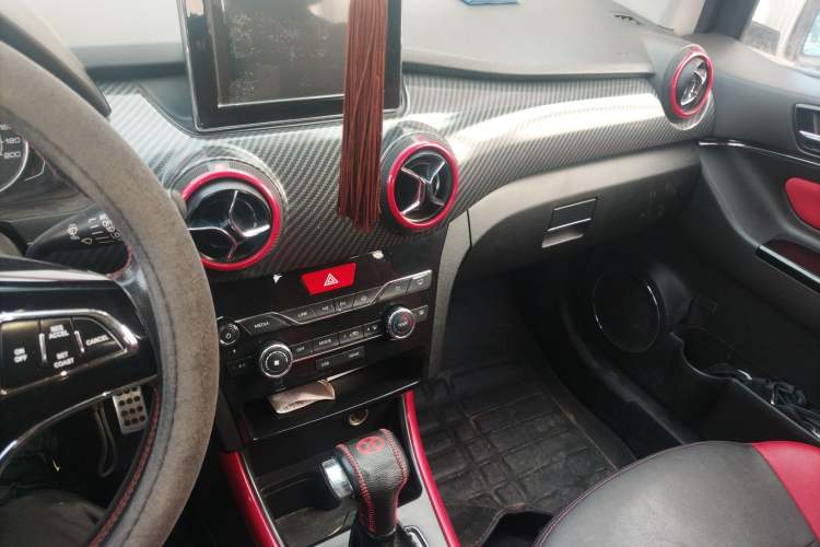 Used BAIC Senova X25 2015 1.5L Automatic Elite Model Audio And AC Panel