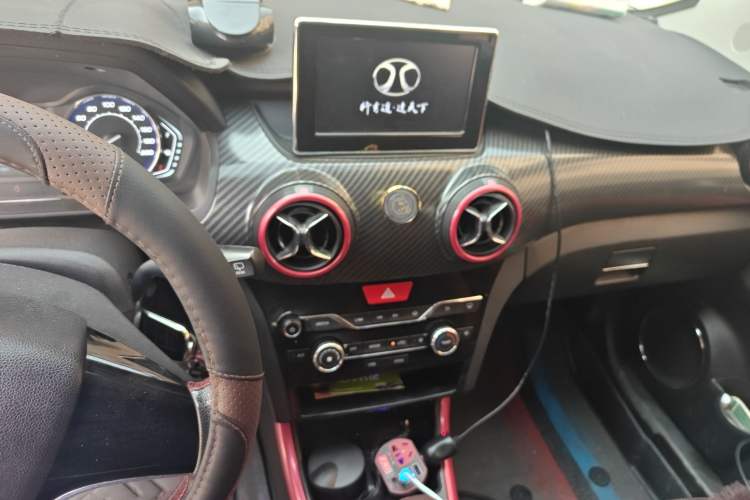 Used BAIC Senova X25 2015 1.5L Manual Elite Edition Audio And AC Panel