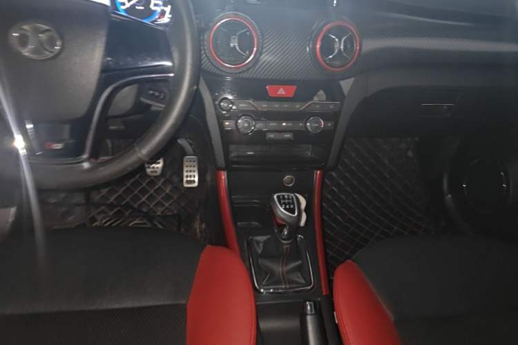 Used BAIC Senova X25 2015 1.5L Manual Elite Edition Audio And AC Panel
