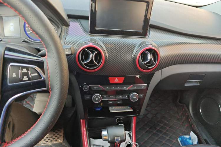 Used BAIC Senova X25 2015 1.5L Automatic Elite Model Audio And AC Panel