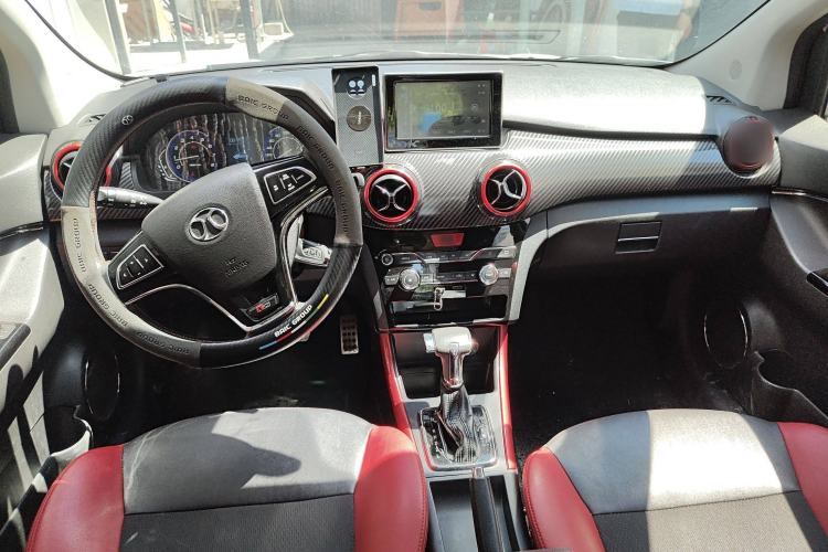 Used BAIC Senova X25 2015 1.5L Automatic Elite Model Center Console