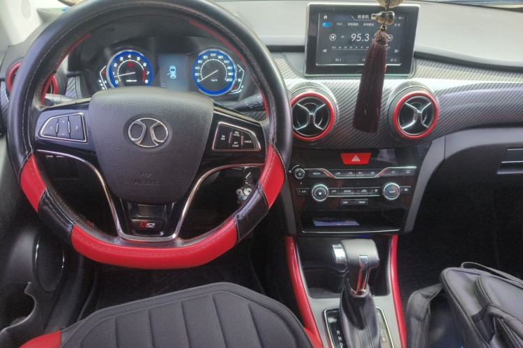 Used BAIC Senova X25 2015 1.5L Automatic Elite Model Center Console