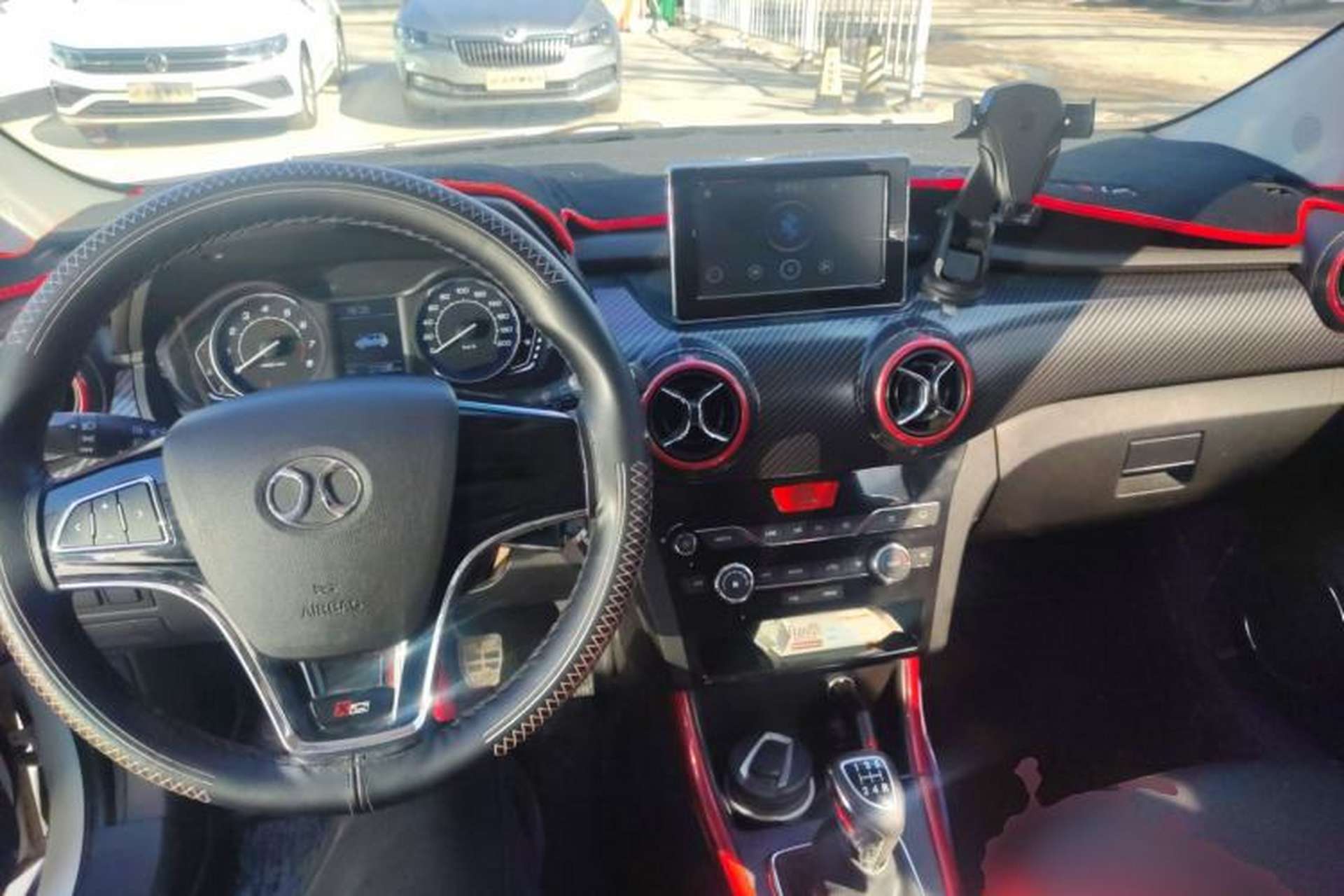 Used BAIC Senova X25 2015 1.5L Manual Elite Edition Center Console