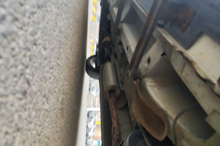 Used BAIC Senova X25 2015 1.5L manual Comfort trim level Chassis Rear Left